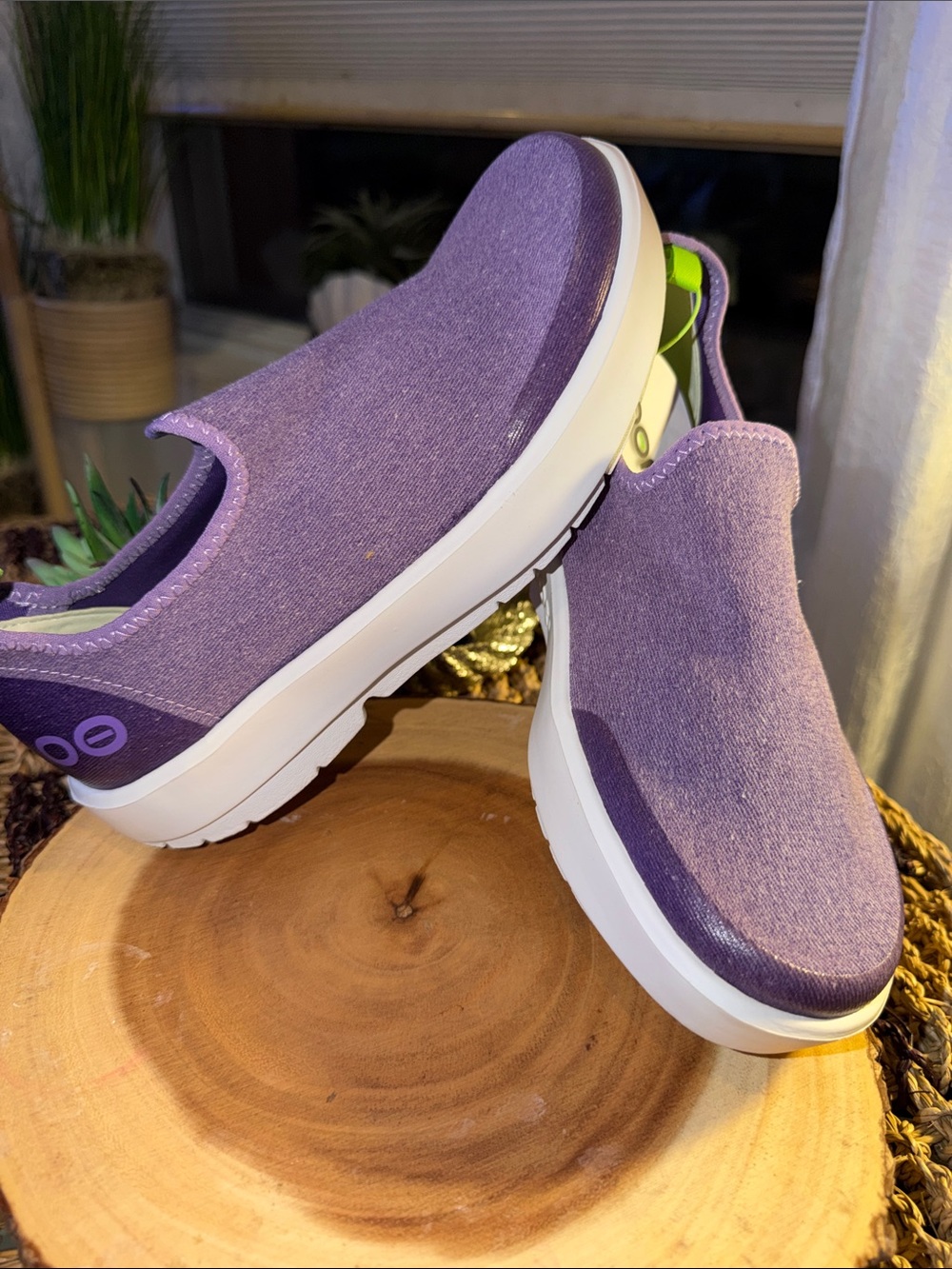 OOFOS OOmg eeZee Purple Wash Recovery Shoes Women’s Size 7 Slip On Sneakers